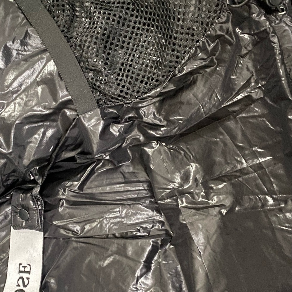 Men's Canada Goose Black Puffer Jacket - Picture 6 of 8